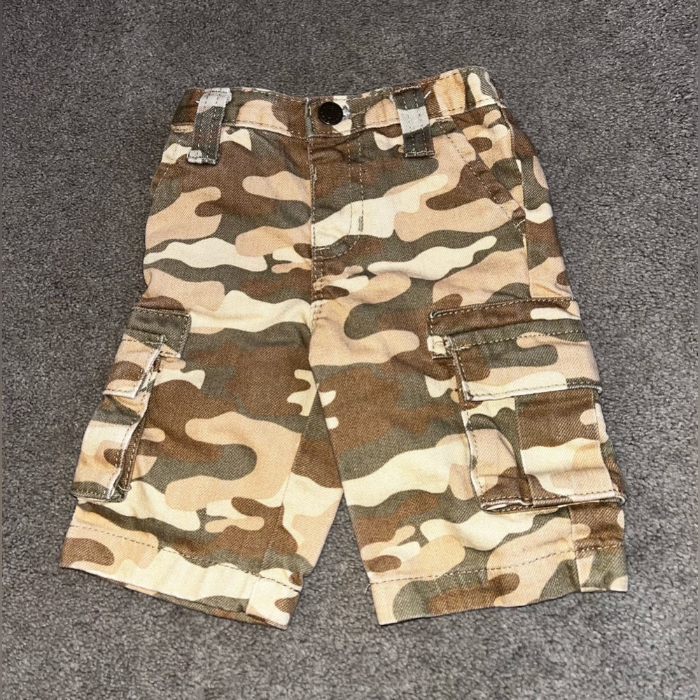 Vintage 2006 Old Navy Infant size 0-3 months Camouflage Pants